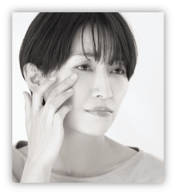 ショートの女性