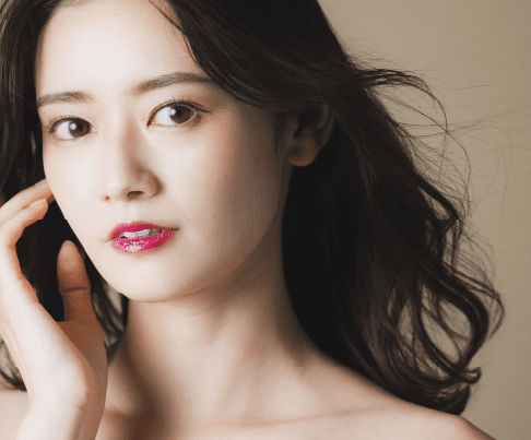 ログインヘアーの女性